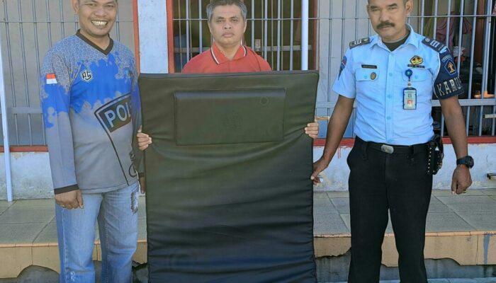 Sambut Lebaran Warga Binaan Lapas Suliki dapat Matras Baru