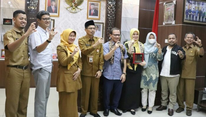 Gede Narayana dan Ayu Riskia Cek Fakta Inovasi