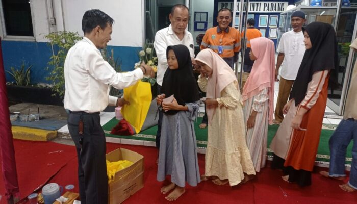 PT. Usaha Inti Padang Laksanakan Kegiatan CSR dI Bulan Ramadhan 1444 di Kenagarian Kasang