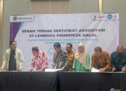 UNP Terima Sertifikat Lembaga Pemeriksa Halal