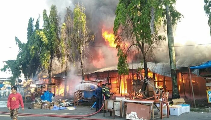 Kebakaran di Pasar Raya, Damkar Padang Imbau Warga Waspada