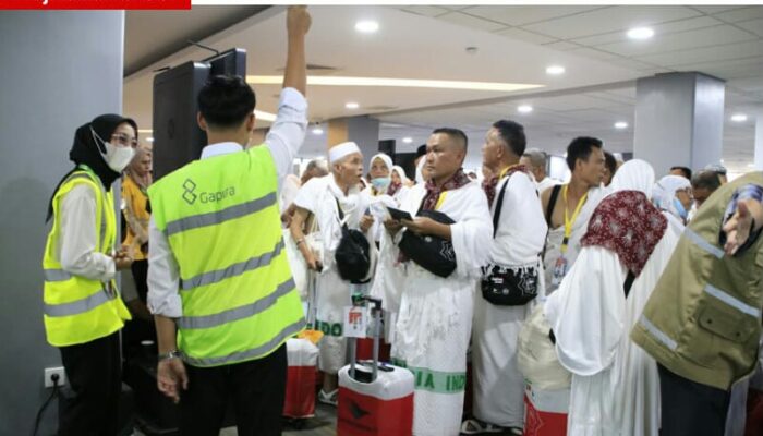 393 Jemaah Haji Bengkulu Kloter 08 Terbang Dari BIM