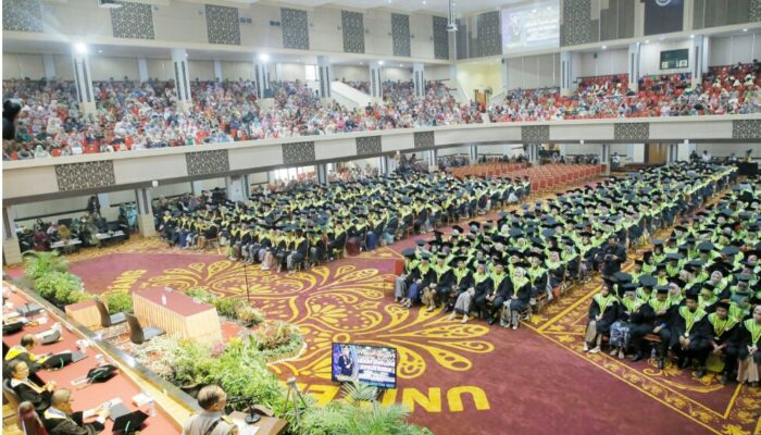 UNP Wisuda 1.634 Orang, Dari 9 Fakultas & Sekolah Pascasarjana