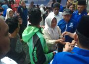 DPD PAN Padang Berbagi 500 Kantong Daging Qurban Pada Warga