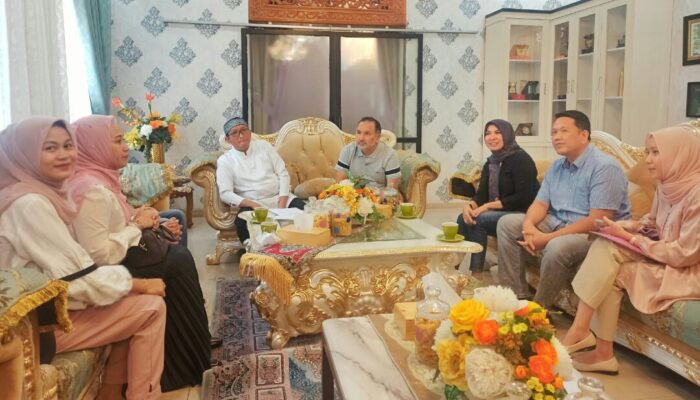 WIES Bersama Hidalgo GM Pusat Halal Chile Temui Wako Padang