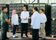 Kunjungi PT Pindad, Jokowi Bahas Ketersediaan Peluru