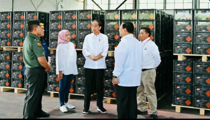 Kunjungi PT Pindad, Jokowi Bahas Ketersediaan Peluru