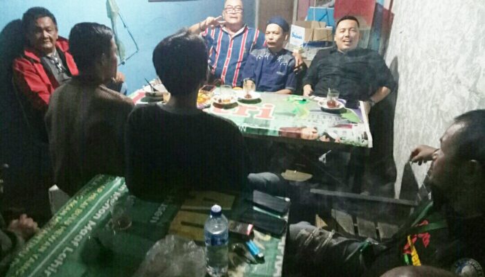 Manufer Firdaus Temu Kangen dengan Pemuda / Pemudi RT 02 Parupuk Tabing
