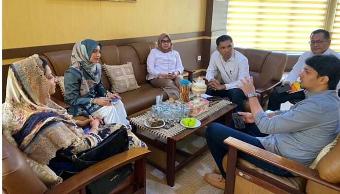 Dua Dosen University of Mumbai Kunjungi FEB UNP