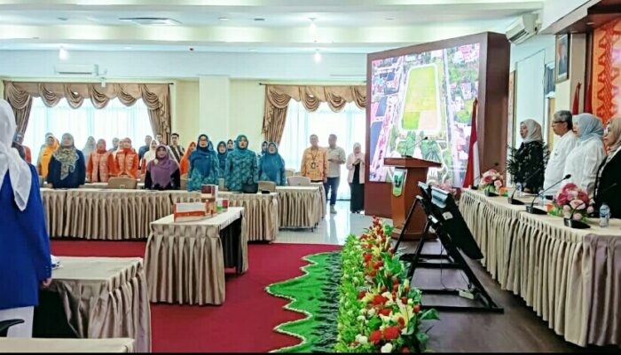 Founder Eskayvie Global Malaysia & Nur Asia Uno Berbagi Tips pada Ibu Dekranasda dan UMKM Sumbar