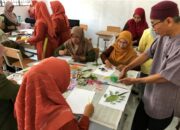 Pendidikan Seni Rupa UNP Beri Pelatihan di SDN 25 Koto Tangah