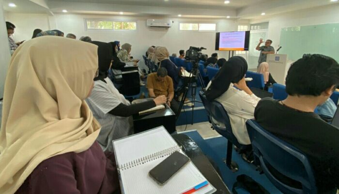 DISKUSI PUBLIK PDF, DINAMIKA POLITIK ASEAN