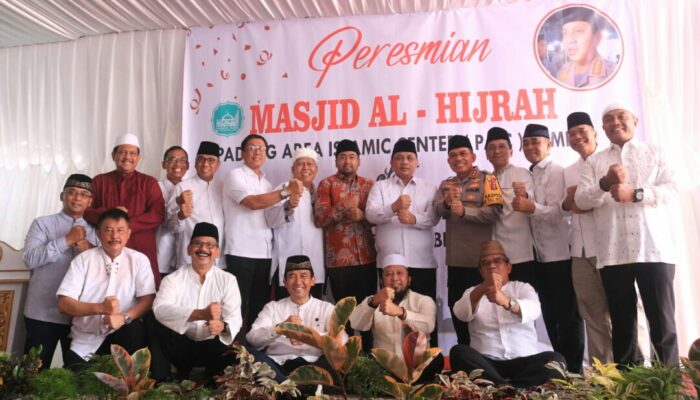 Mantan Wakapolri Resmikan Mesjid Al Hijrah Padang