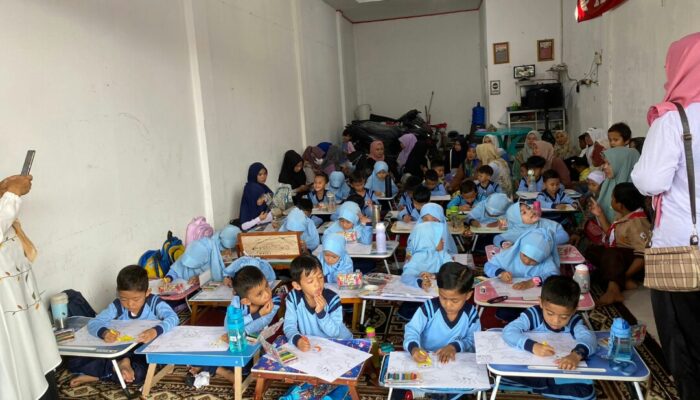 FIF & CV Pancaran Motor, Ajak Anak TK Unjuk Kebolehan dalam Lomba Mewarnai