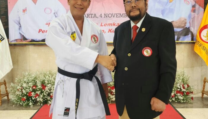 12 Tokoh Terima Piagam Penghargaan serta DAN Kehormatan PB Lemkari 2023