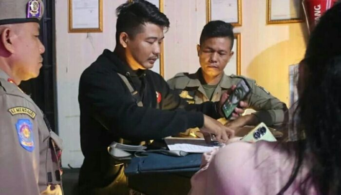 Razia Satpol PP Padang Dapatkan Pasangan Bukan Suami Istri