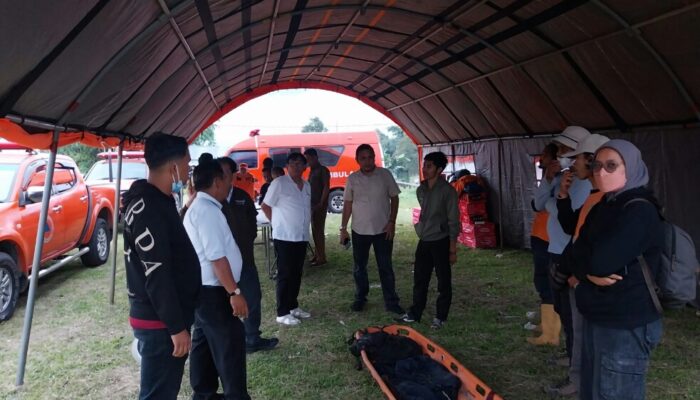 UNP Turunkan Tiga Ambulan Untuk Korban Erupsi Marapi