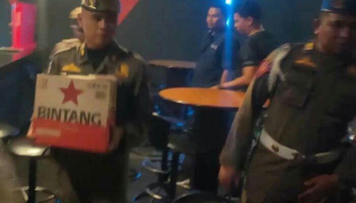 Razia Satpol-PP Padang Berhasil Amankan Puluhan Minol