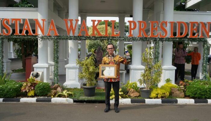 Pertama Kali UNAND Raih Prediket Informatif Nasional