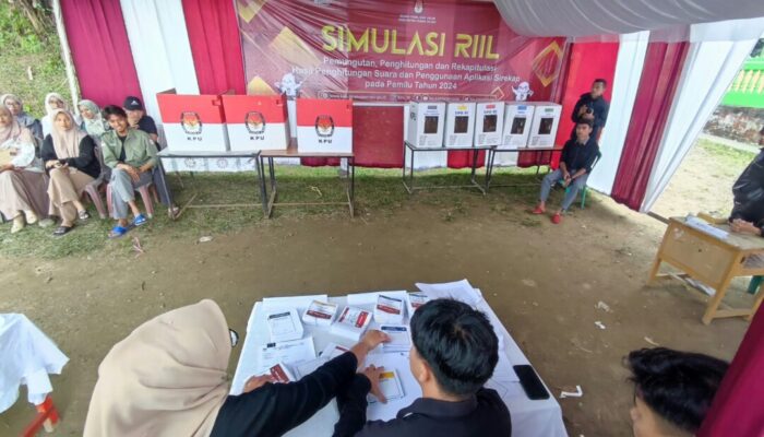 KPU Tanah Datar Simulasi Pemilu 2024 di Lokasi TPS Erupsi Marapi