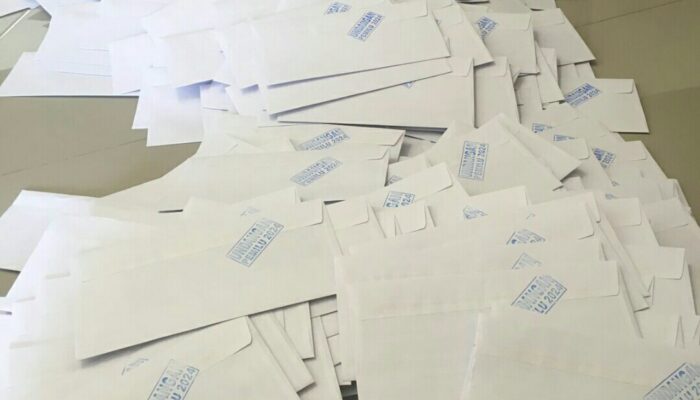 Jelang Pencoblosan 14 Februari, Sukri Umar Sosialisasi  Lewat Amplop