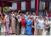 Ratusan Mak-mak Kota Padang Deklarasi Dukung Prabowo-Gibran