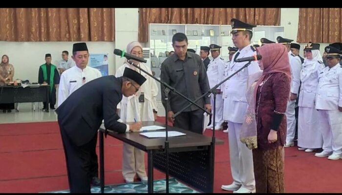 Wako Hendri Septa Ganti 8 Camat Kota Padang