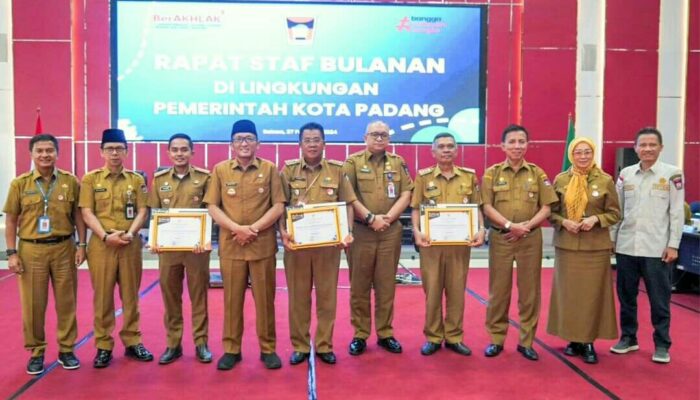 Wako Beri Hadiah Tiga RT terbalik Program Padang Bagoro