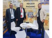 Rektor Al-Quds Palestina Kunjungi Booth Stand UNP di EURIE Istanbul