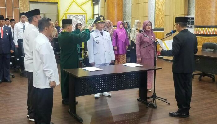 Pemko Padang Rotasi Sejumlah Pejabat Guna Penyegaran