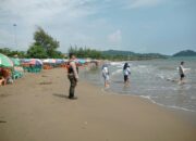 Wisata Lebaran Pantai Padang Mengalami Penurunan