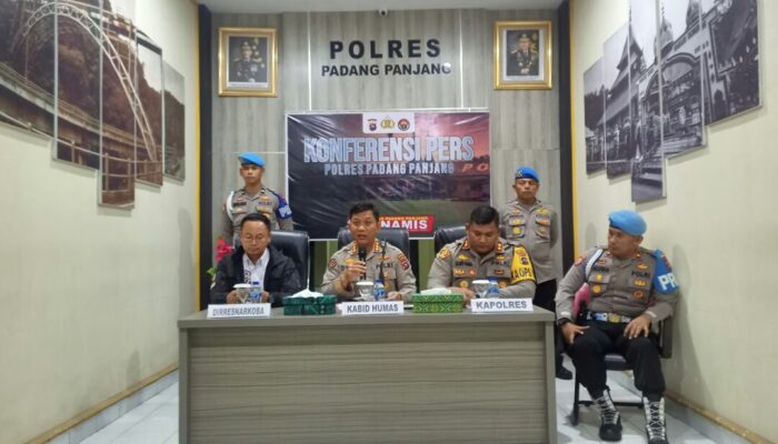 Polda Sumbar Tindak Anggota terlibat Narkoba