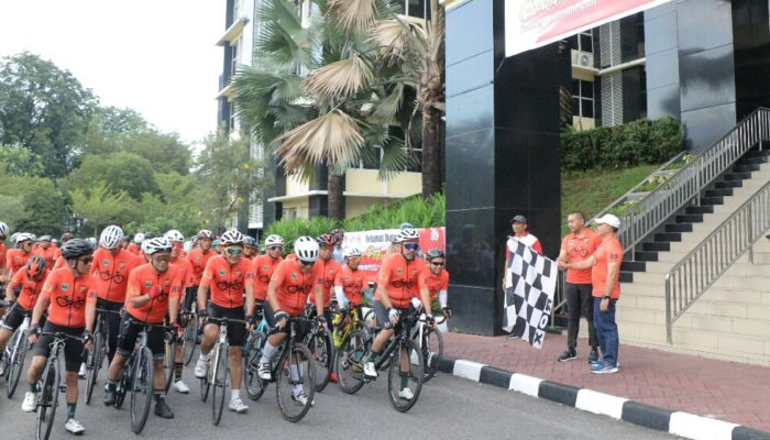 Kapolda dan Wagub Sumbar Lepas Gowes Peduli Bencana