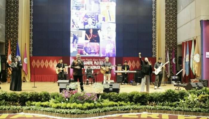 Riang Gembira di Malam Pisah Sambut Rektor UNP