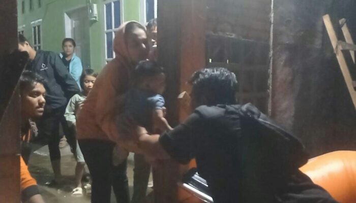 Hujan dan Angin Intensitas Tinggi Rendam Rumah di Dadok Tunggul Hitam