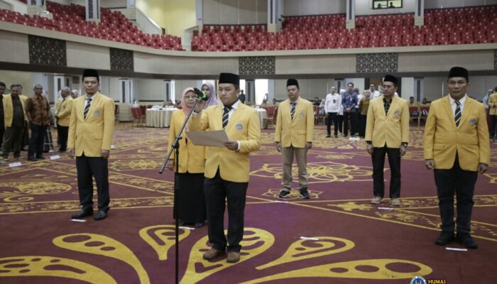 Rektor Krismadinata Lantik Sejumlah Pejabat Baru UNP