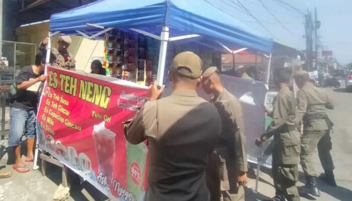 PKL Bandel Kembali Ditertibkan Satpol PP Padang