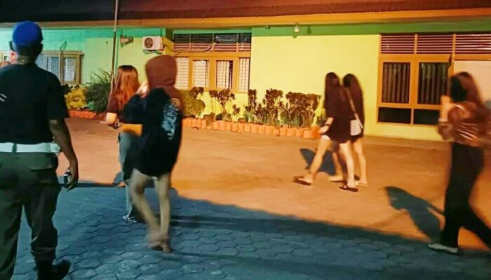 Sabtu Dinihari Sembilan Perempuan Terjaring Razia Satpol-PP