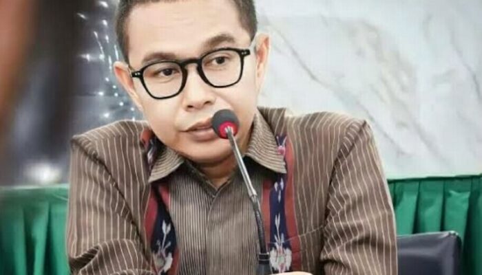 Ini Reaksi Terkait Dugaan Rangkap Tugas Ketua KI Sumbar