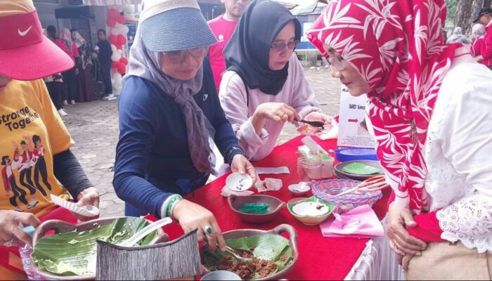 Serbu Nakerin: Makanan Seribu Ludes dalam Dua Jam