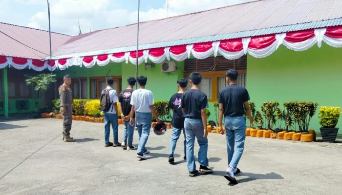 Asik Duduk Santai di Jam Belajar 6 Pelajar Dibawa ke Mako Satpol-PP