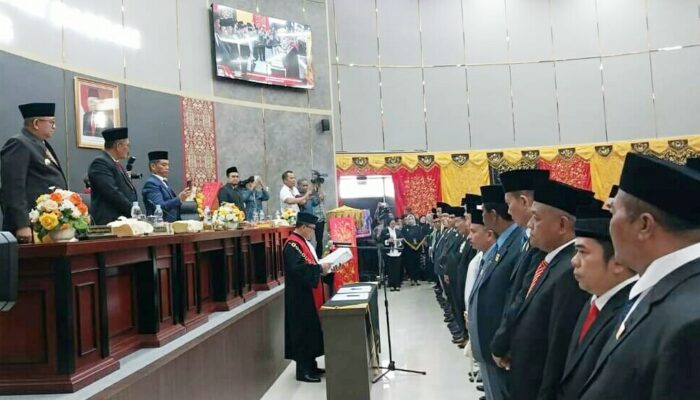45 Anggota DPRD Kota Padang Periode 2024-2029 Dilantik