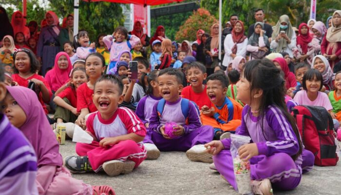 Ratusan Anak Riang Gembira Ikuti Dongeng Warisan Dunia