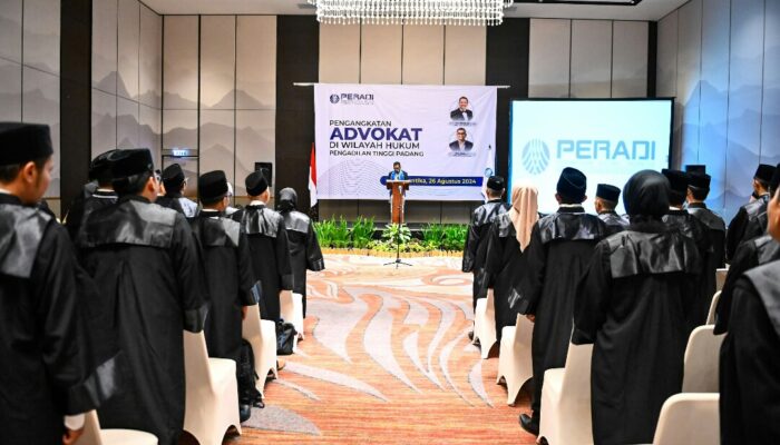 Peradi Padang Lantik 53 Orang Calon Advokat