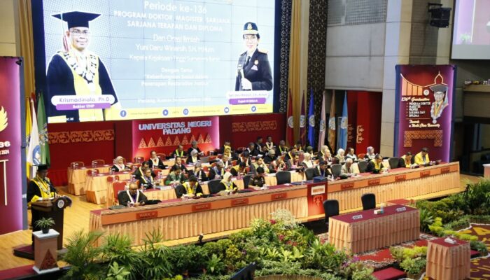 Wisuda UNP ke-136: Rektor: Wisudawan Ciptakan Lapangan Kerja