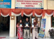 UNP Tutup PKM dengan Sosialisasi dan Pembagian Buku PPA