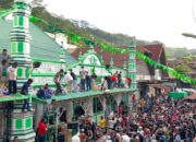 Tradisi Serak Gulo Pererat Kebersamaan Warga