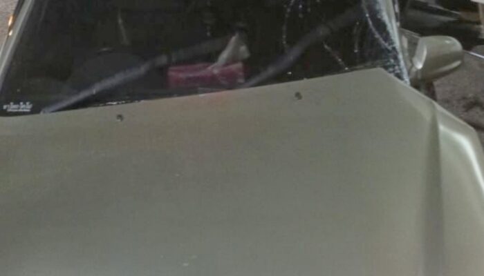 Insiden KA Minangkabau dengan Mobil Mogok di Perlintasan