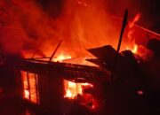 Kebakaran Hanguskan Satu Rumah di Padang, Kerugian Rp450 Juta