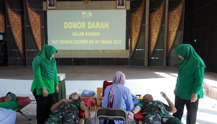 Korem 032/Wirabraja Gelar Donor Darah Massal Sambut HUT ke-40